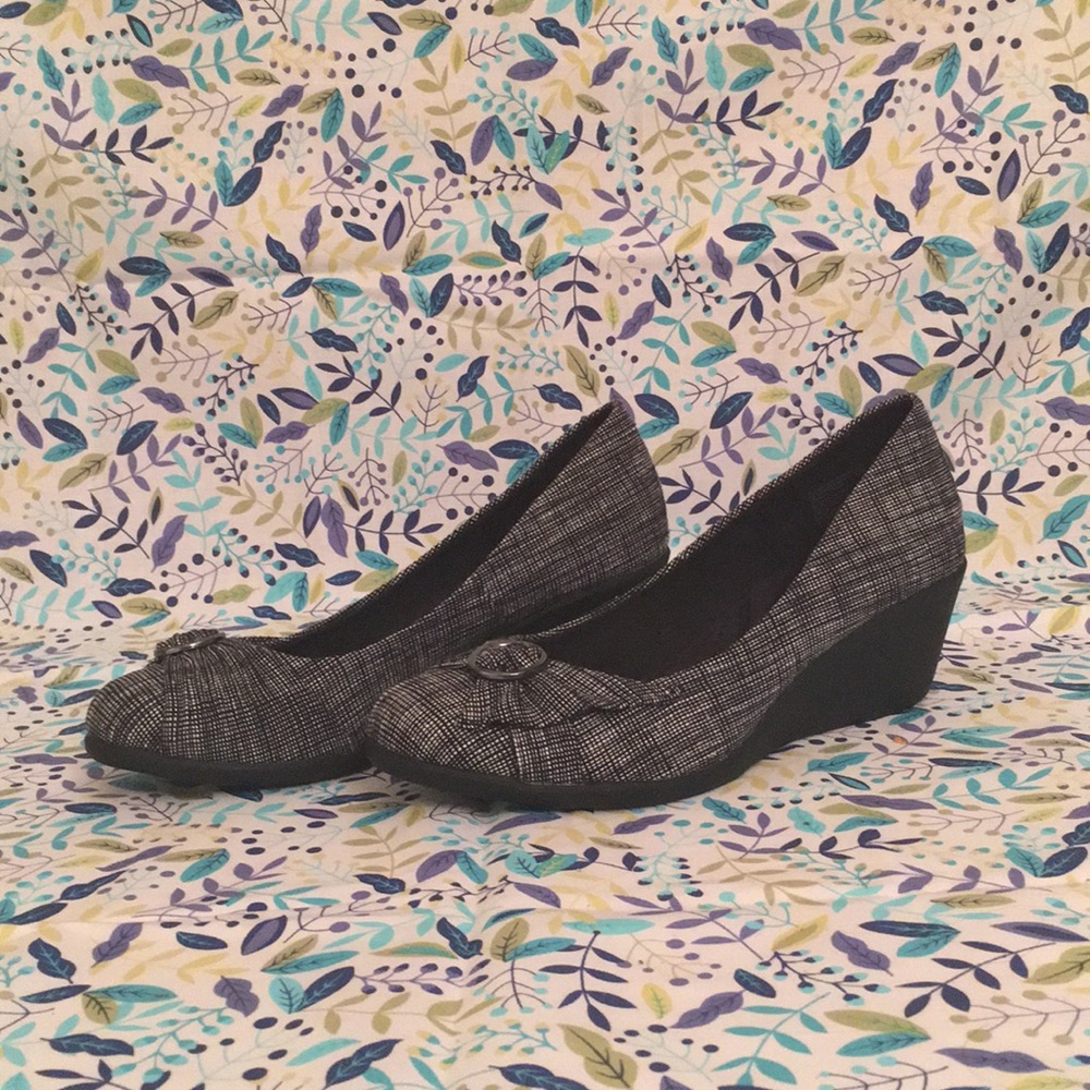 Dexflex Comfort Black and White Wedges